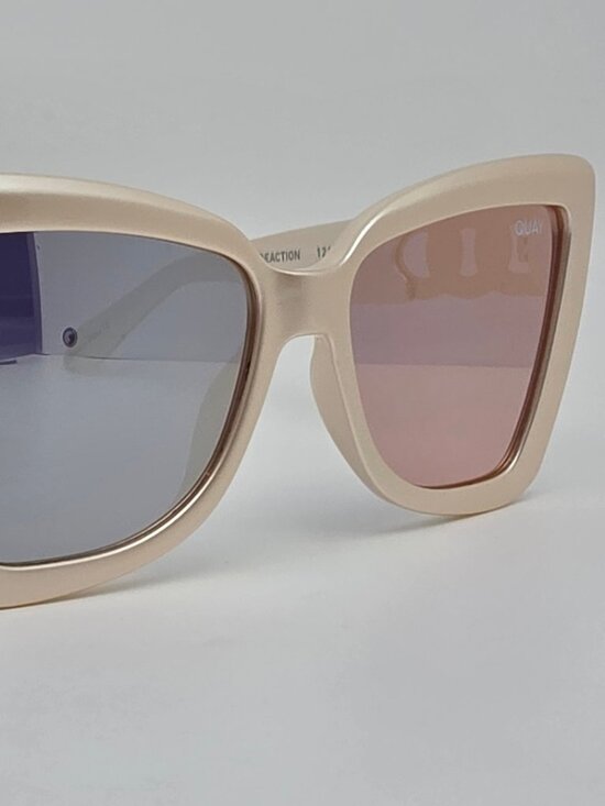 Quay Australia Chain Reaction Pearl Frame Gold Mirror Lens Cat Eye Sunglasses main image 7